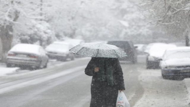 Καιρός σήμερα 19/12: Συνεχίζεται η επέλαση της «Κάρμελ» – Χιόνια, καταιγίδες, παγετός και άνεμοι 9 μποφόρ – Πότε αναμένεται βελτίωση (Video)