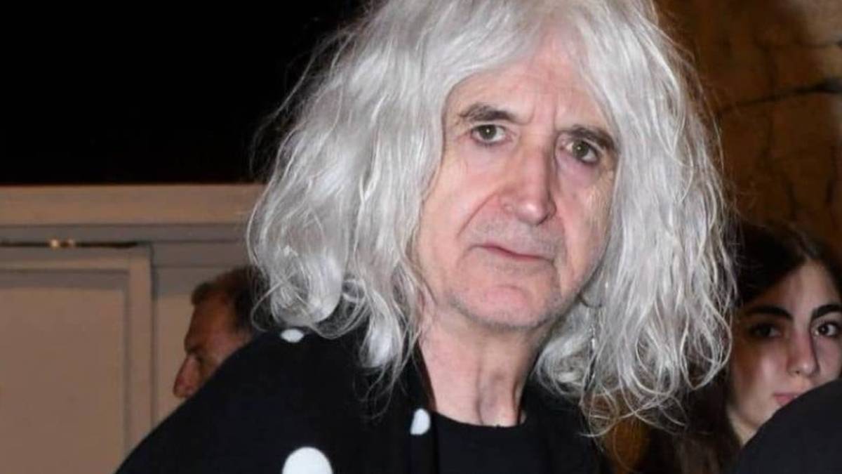 Νίκος Καρβέλας: Μάθαμε από που κατάγεται και πάθαμε σοκ!