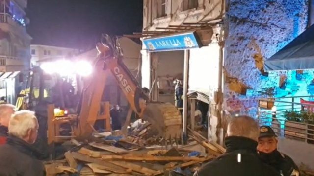 Κατέρρευσε κτίριο στην Καστοριά – Νεκρό βρέθηκε το εγκλωβισμένο άτομο