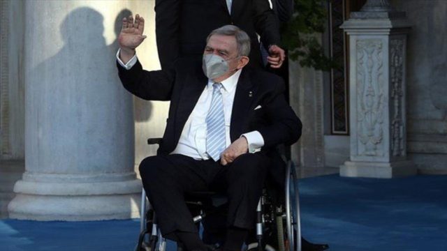 Δύσκολες ώρες για τον τέως βασιλιά Κωνσταντίνο – Τα νεότερα για την υγεία του