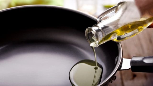 Τελικά πόσες φορές μπορούμε να χρησιμοποιήσουμε το ίδιο λάδι στο τηγάνισμα;