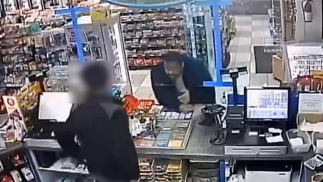 Ανατριχιαστικό βίντεο: Ληστής μπαίνει σε βενζινάδικο και πυροβολεί εν ψυχρώ τον υπάλληλο στο κεφάλι