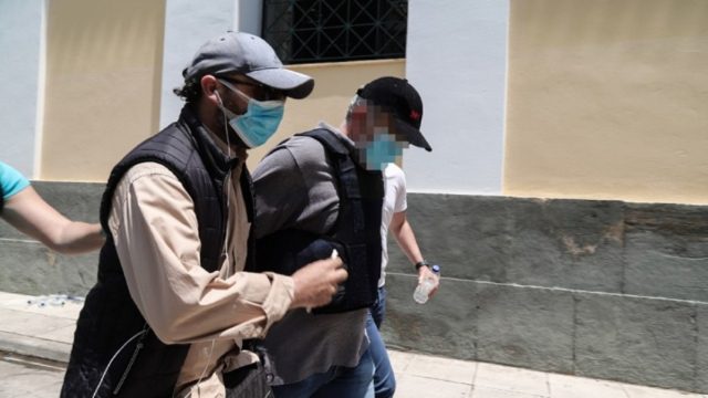 Αμετανόητος ο ψευτογιατρός: «Με τους άλλους που έγιναν καλά θα ασχοληθείτε;»