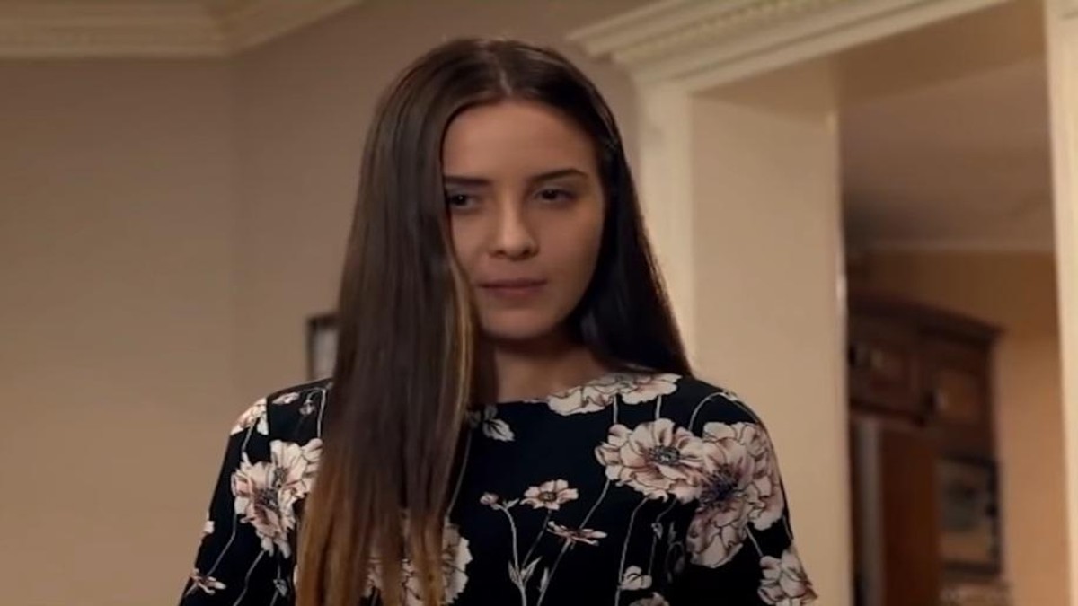 Elif: Η Μελέκ προσπαθεί να το σκάσει