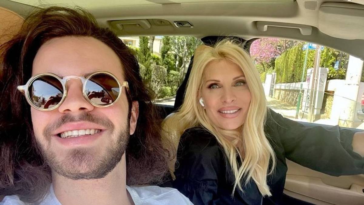 Άναυδος ο Άγγελος Λάτσιος: Το φοβερό δώρο της Ελένης Μενεγάκη για τα γενέθλιά του