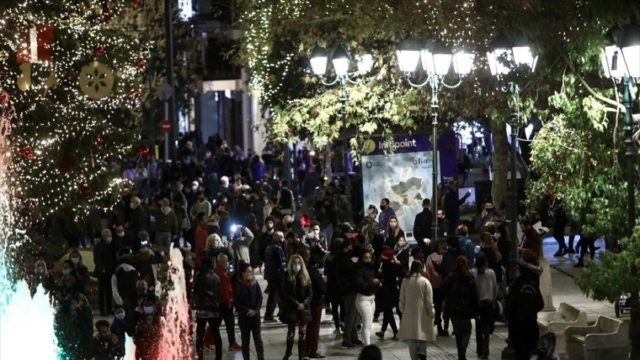 Χριστούγεννα δύο ταχυτήτων: Τα μέτρα για το ρεβεγιόν – Τι θα ισχύει για εμβολιασμένους και τι για ανεμβολίαστους