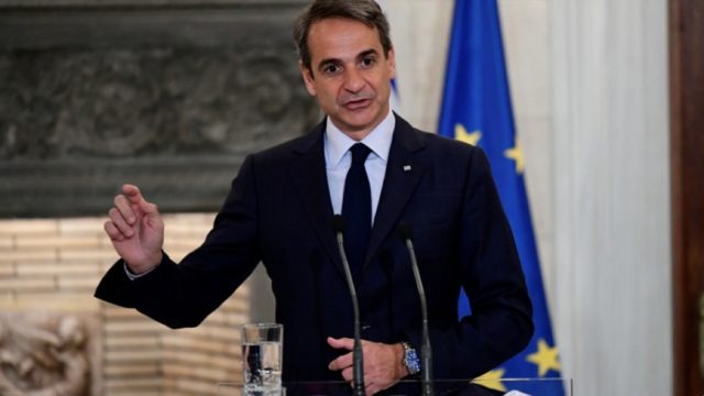 Κορωνοϊός: Η χώρα που… δωροδοκεί τους άνω των 60 για να κάνουν το εμβόλιο