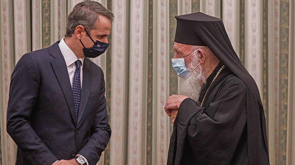 Κυριάκος Μητσοτάκης: Ανακοινώνει μόνιμη πρόσληψη 4.000 ιερέων