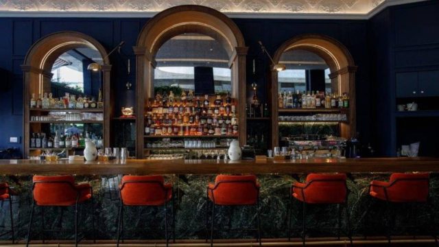 Έρχεται στο MR.FOX, το νέο advanced-bar-food-menu με την υπογραφή του Άνταμ Κοντοβά