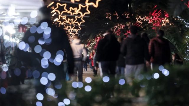 Νέα μέτρα στη σκιά της Όμικρον: Οι εμβολιασμένοι και η τσέπη τους στο στόχαστρο – Τι εξετάζεται για τα Ρεβεγιόν (Video)