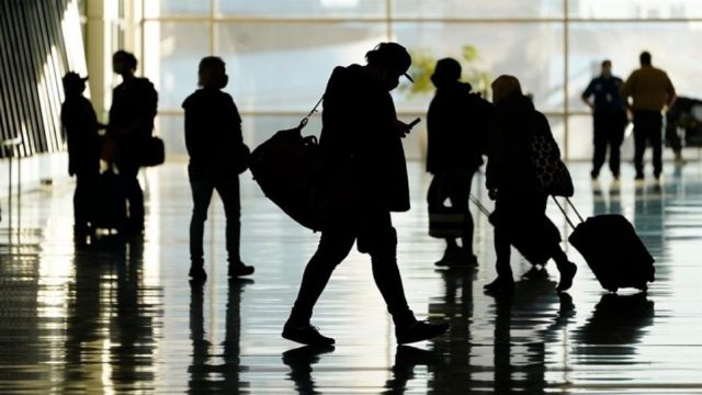 Νέα μέτρα: Αυτές είναι οι προϋποθέσεις εισόδου στην Ελλάδα – Τι ισχύει με μοριακό και rapid test