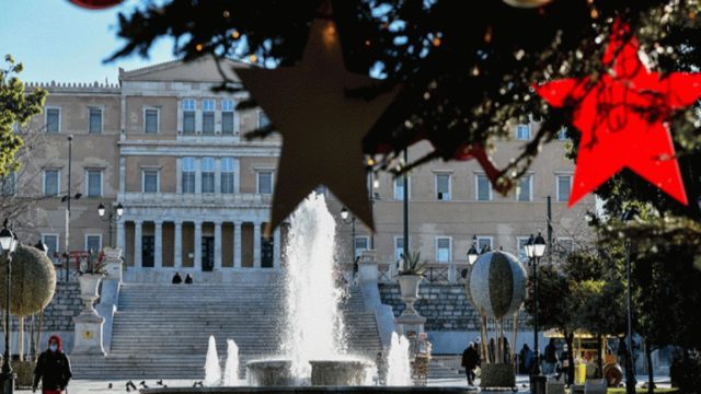 «Κλείδωσαν» τα νέα μέτρα! Έτσι θα κάνουμε Χριστούγεννα και Πρωτοχρονιά – Οι 3 αλλαγές που σχεδιάζει η κυβέρνηση