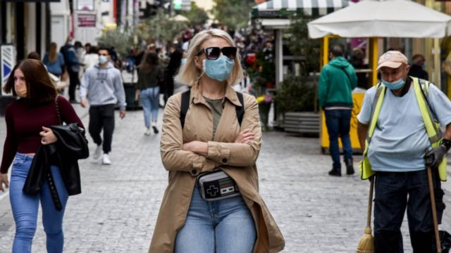 Κλείδωσαν: Αυτά είναι τα νέα μέτρα για την Όμικρον που ανακοινώνονται σε λίγες ώρες