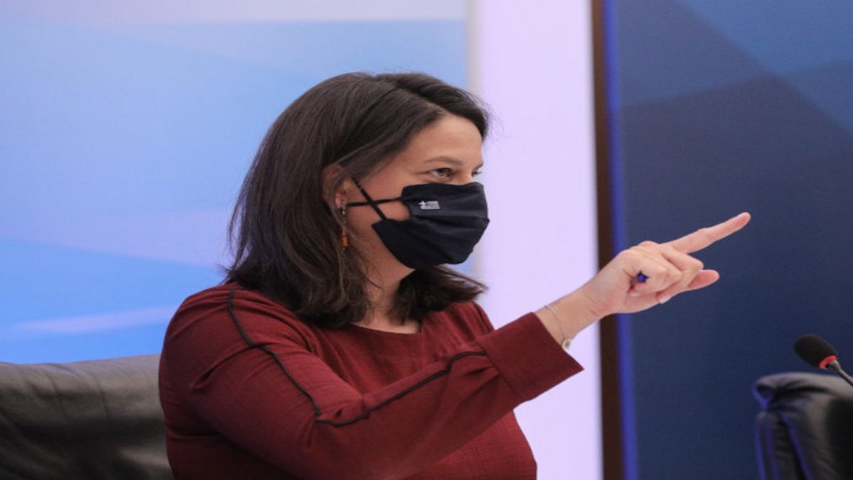 Κορωνοϊός – Νίκη Κεραμέως: Έσπευσε να εμβολιάσει τον 5,5 ετών γιο της