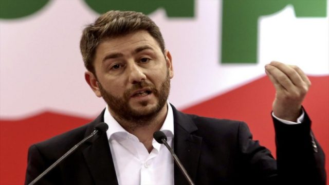Νίκος Ανδρουλάκης: Ποιος είναι ο νέος πρόεδρος του ΚΙΝΑΛ – Oι γυναίκες της ζωής του και η μεγάλη απώλεια