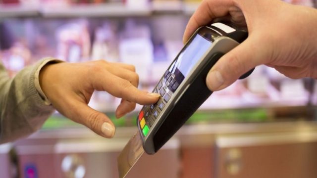 Ηλεκτρονικές πληρωμές: Τι αλλάζει από σήμερα (10/12) – Όσα πρέπει να γνωρίζουν οι καταναλωτές