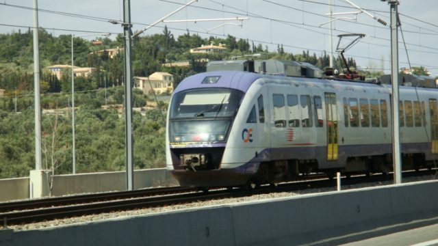 Προαστιακός: Επανέρχονται την Τρίτη τα δρομολόγια που είχαν ανασταλεί λόγω εργασιών