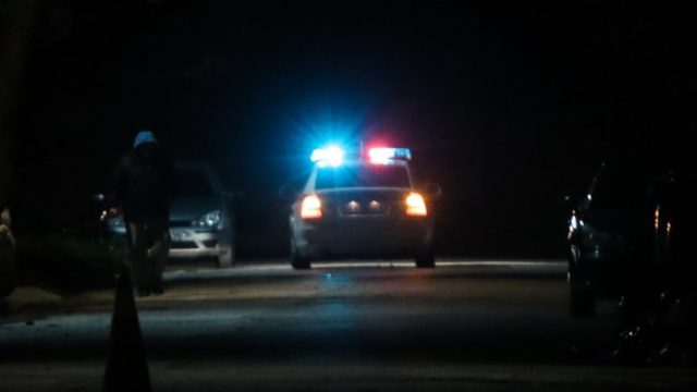 Συναγερμός στη Γλυφάδα: Πυροβολισμοί με έναν τραυματία
