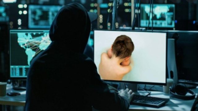 Αγρίνιο: Χειροπέδες σε 60χρονο για παιδική πορνογραφία – Μεγάλο κύκλωμα, εμπλέκονται τέσσερις Έλληνες