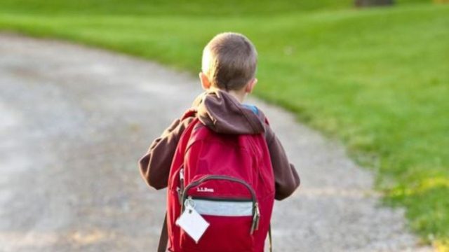 Πετρούπολη:  Ελεύθερος με όρους ο νηπιαγωγός – Αρνείται ότι ασέλγησε στον 4χρονο