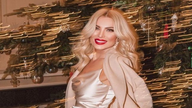 “Τα έσπασε” τη Παραμονή η Κατερίνα Καινούργιου – Πρώτα Χριστούγεννα μετά τον χωρισμό