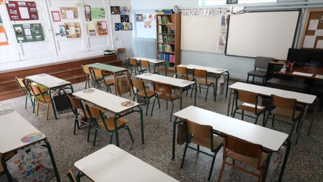 “Πονοκέφαλος” με τα σχολεία: Εισηγήσεις να μην ανοίξουν αμέσως μετά τις γιορτές – Η απάντηση του υπουργείου Παιδείας (video)