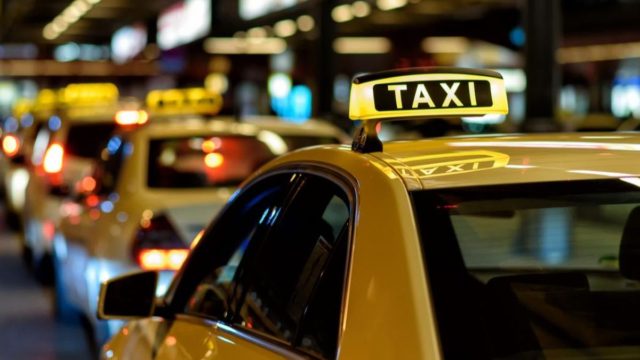 Λάρισα: Κούρσα-θρίλερ για ταξιτζή που δέχτηκε απειλή με σουγιά