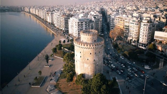 Αδιανόητο περιστατικό στην Θεσσαλονίκη: Γυναίκα παρίστανε τη γιατρό και πουλούσε “θεραπεία” για τον κορωνοϊό! (video)