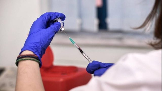 Εμβολιασμός τρίτης δόσης: Ποιο εμβόλιο κάνουμε ανά κατηγορία – Αυτό παράγει περισσότερα αντισώματα