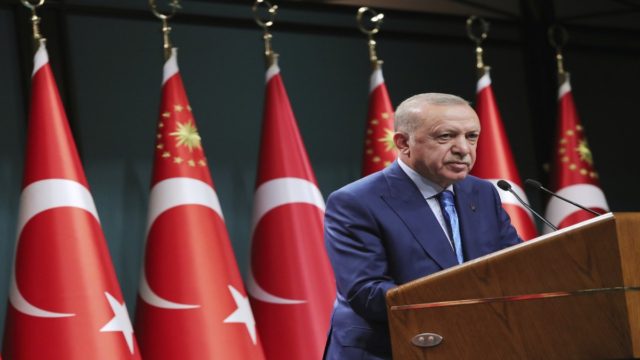 Απόπειρα τρομοκρατικής επίθεσης στην Τουρκία: Βόμβα σε αυτοκίνητο αστυνομικού που θα πήγαινε σε συγκέντρωση του Ερντογάν!