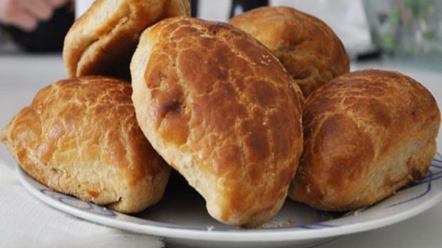 Σούσουρο με τα πανεύκολα τυροπιτάκια κουρού – Θα τα λατρέψετε
