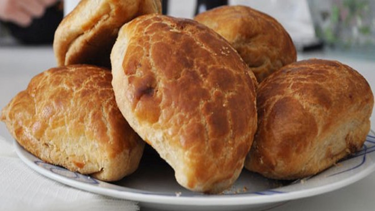 Σούσουρο με τα πανεύκολα τυροπιτάκια κουρού – Θα τα λατρέψετε