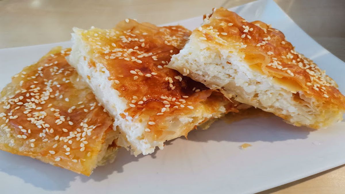 Η απόλυτη τυρόπιτα για το εορταστικό σας τραπέζι – Έτοιμη σε 10 λεπτά