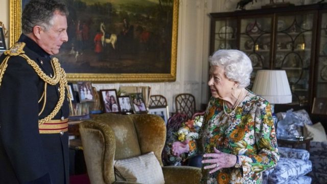 Βασίλισσα Ελισάβετ: Η απίστευτη αποκάλυψη σεφ του παλατιού για το φαγητό στα Ανάκτορα!