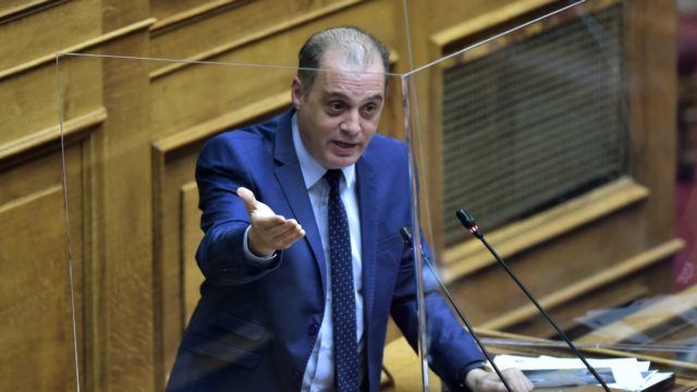 “Κόλαφος” ο Βελόπουλος στην Βουλή: “Εκλογές τώρα – Είστε όμηροι!” (video)