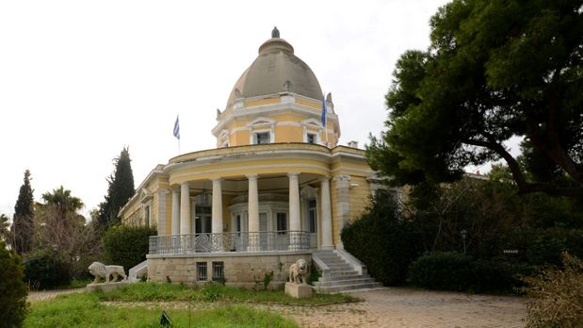 Οι τρομακτικές ιστορίες πίσω από 4 κτήρια της Αθήνας: Τολμάς να τα επισκεφτείς;