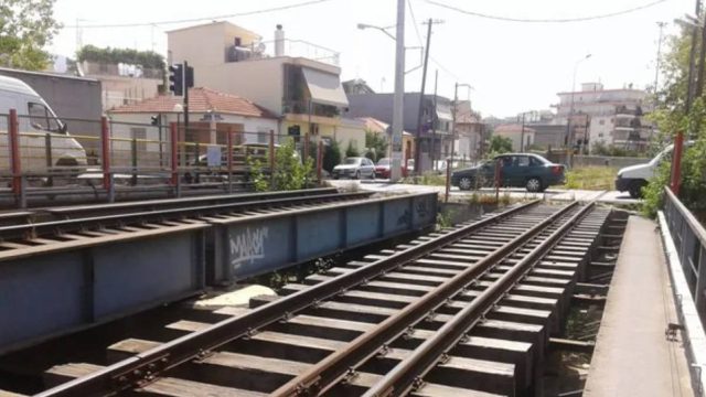 Τραγωδία στο Βόλο: Άνδρας αυτοκτόνησε πέφτοντας στις ράγες του τρένου