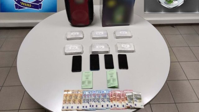 Ξάνθη: Εξαρθρώθηκε συμμορία εμπορίας ναρκωτικών – Είχαν κρύψει σε ηχείο 3 κιλά ηρωίνης