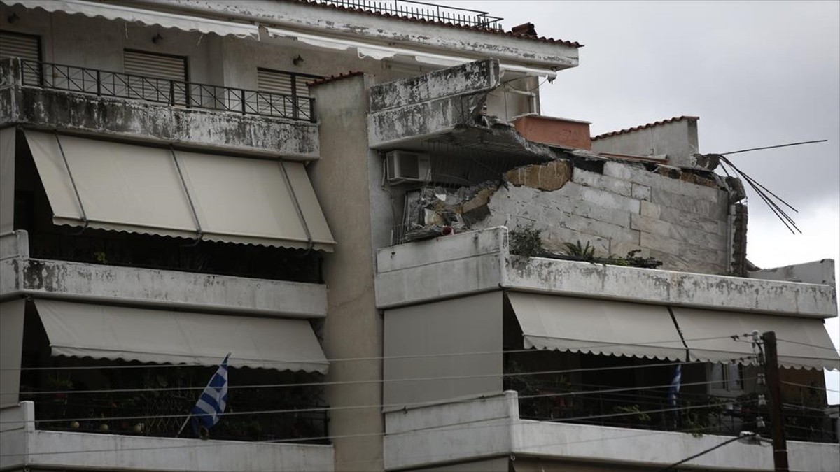 Μαρούσι: 84χρονος έπεσε από μπαλκόνι – Δίνει μάχη για να κρατηθεί στη ζωή