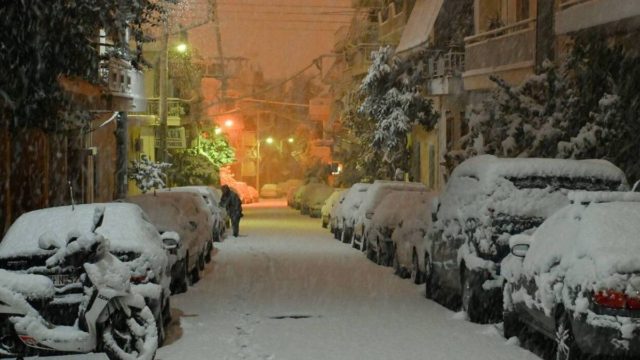 Καιρός σήμερα (15/12): Παγωνιά με σποραδικές καταιγίδες! Προειδοποίηση Σάκη Αρναούτογλου για χιόνια