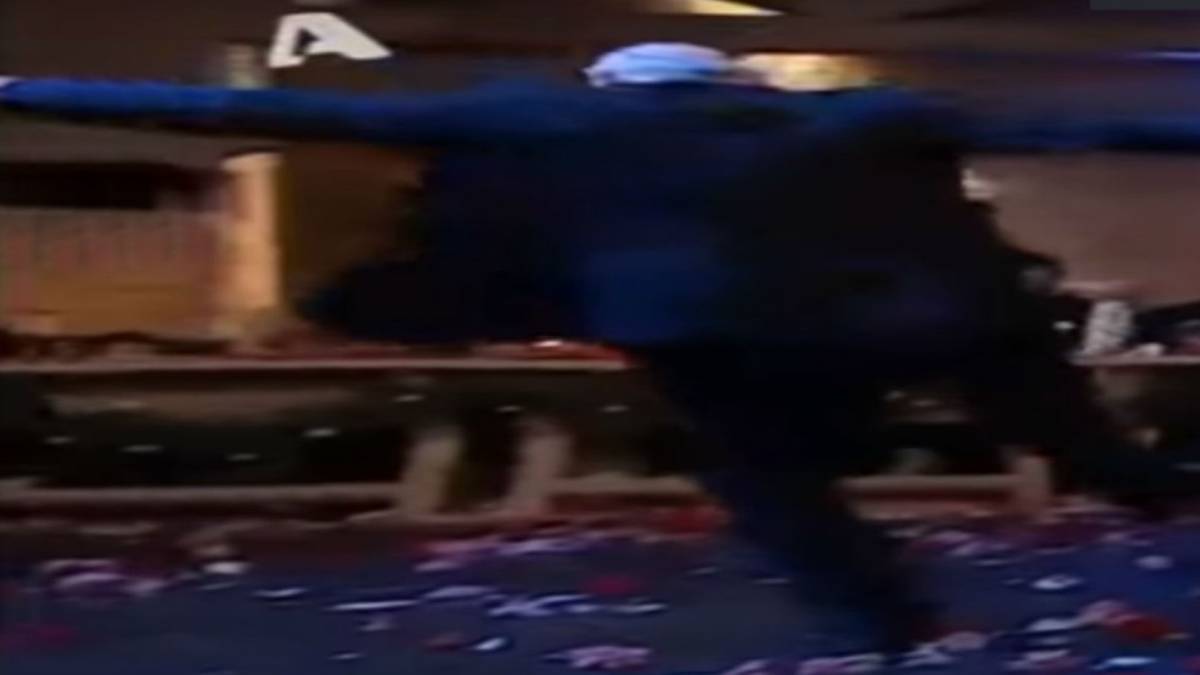 Το βαρβάτο ζεϊμπέκικο πασίγνωστου ηθοποιού που έκανε τα πατώματα να “ραγίσουν”