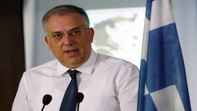 Θεοδωρικάκος για βιασμό 24χρονης: «Ας προσέχουμε πως μεγαλώνουμε τα αγόρια μας – Ανδρισμός είναι να σέβεσαι» (video)