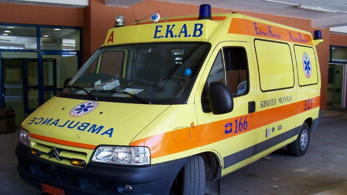 Θρήνος στον Βόλο: Μητέρα βρήκε νεκρή στο κρεβάτι την κόρη της