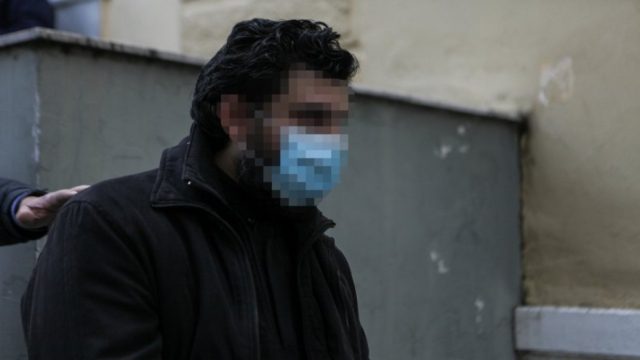 Σάλος με νέα καταγγελία για τον ιερέα: «Έπαιρνε ιερόδουλες και τις πλήρωνε με… Κρατούσε τα εσώρουχα των κοριτσιών!»