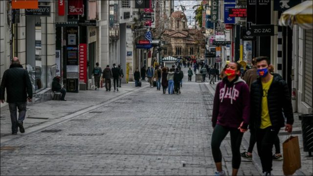 Συνεδριάζει σήμερα η επιτροπή των ειδικών – Τι εξετάζεται για ωράριο και μουσική στην εστίαση