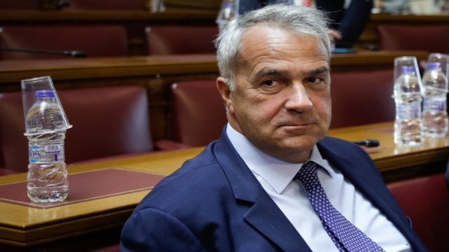 “Χαμόγελα” στο Δημόσιο – Βορίδης: Τρεις μέρες πρόσθετης άδειας σε υπαλλήλους-γονείς παιδιών που νοσούν