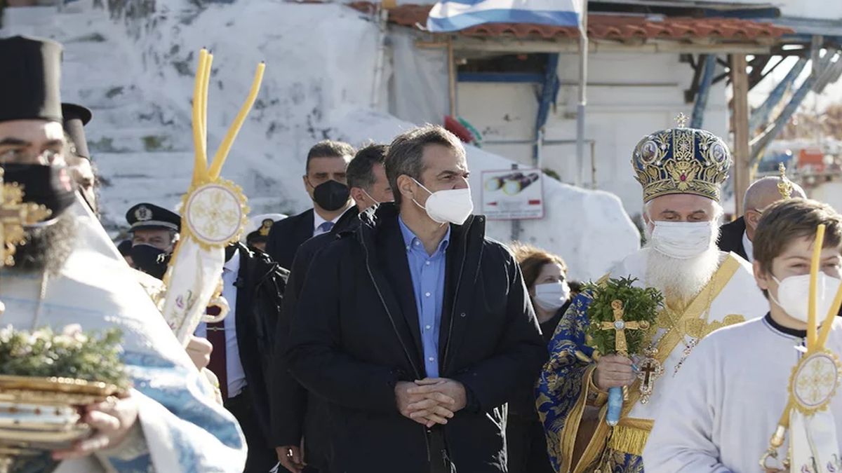 Μητσοτάκης για Θεοφάνεια: “Καλή φώτιση στους συμπολίτες μας που είναι ανεμβολίαστοι”