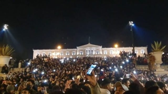 Προκαλούν Πακιστανοί δημοσιογράφοι: “Δεν υπήρξε οργανωμένη εκδήλωση στο Σύνταγμα – Δεν ήξερε κανείς για την απαγόρευση”