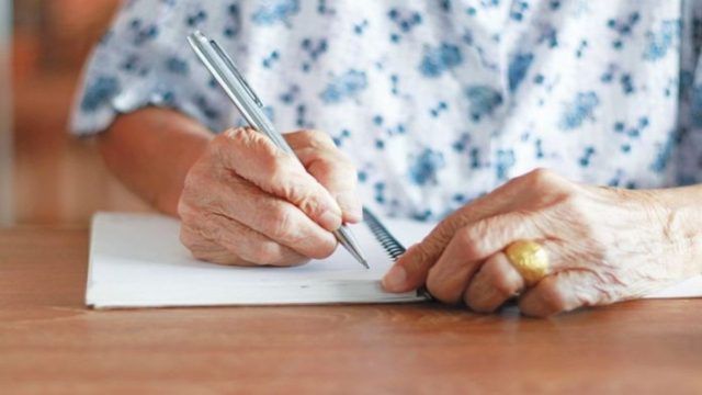 Η διαθήκη της γιαγιάς έκρυβε ένοχα μυστικά – Έμειναν άφωνοι όταν διαπιστώθηκε η αλήθεια