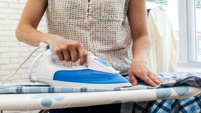 Εναλλακτικό σιδέρωμα με αυτό το κόλπο που θα σας αφήσει άφωνους